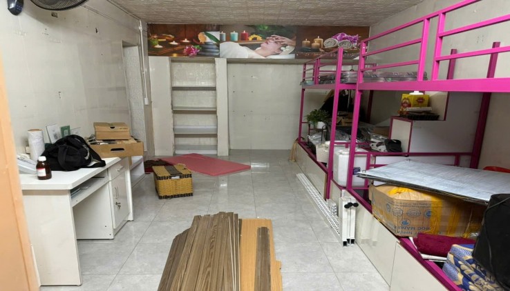 CHO THUÊ CĂN HỘ TẬP THỂ VĨNH HỒ LÔ GIA TẦNG 1, 70M2, 2 NGỦ, 1 WC, 9 TRIỆU